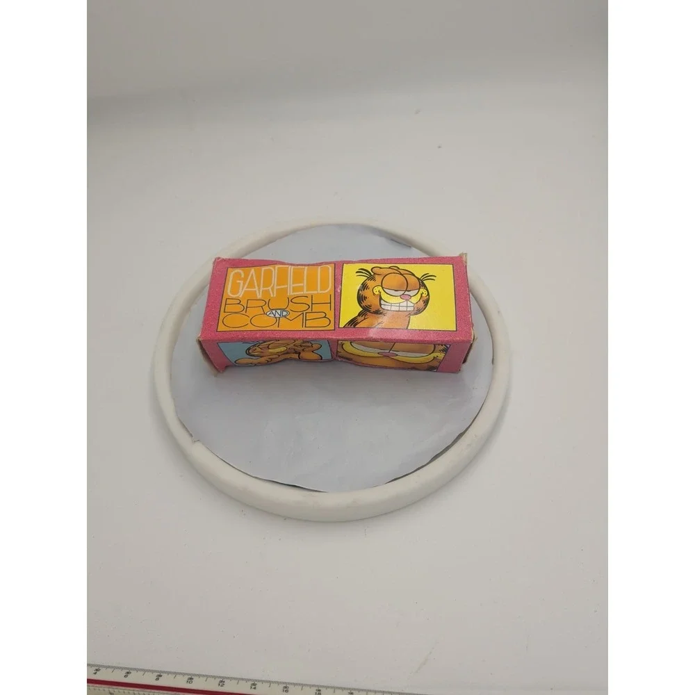 GARFIELD THE CAT - Vintage AVON 1978 Brush and Comb Set NIB